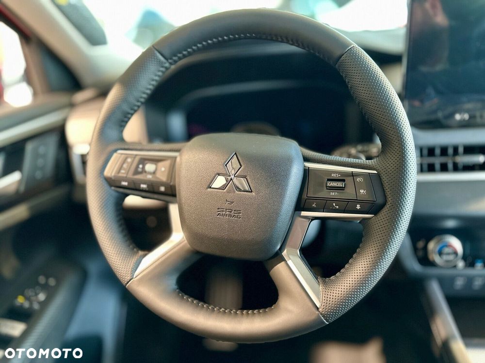 Mitsubishi Outlander - 19