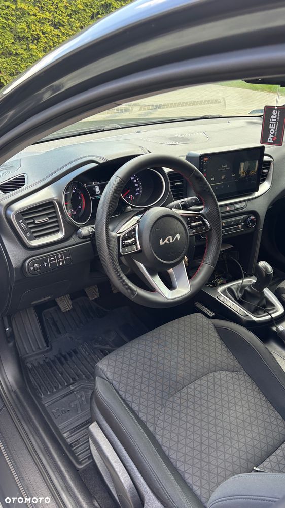 Kia Ceed 1.6 CRDi mHEV L - 8