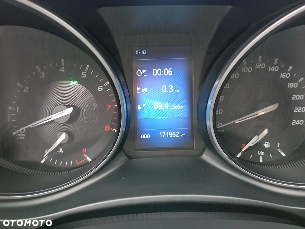 Toyota Avensis 1.8 Prestige MS - 13