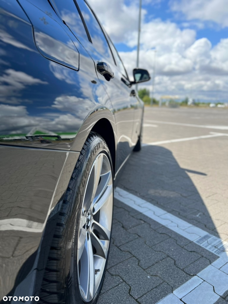 BMW Seria 3 330i xDrive Sport Line - 38