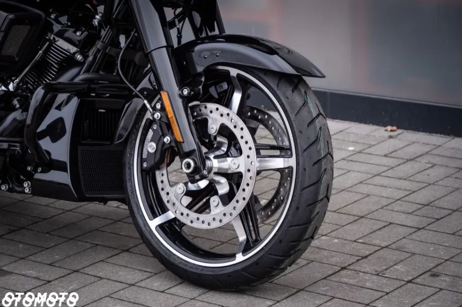 Harley-Davidson Touring Road Glide - 21