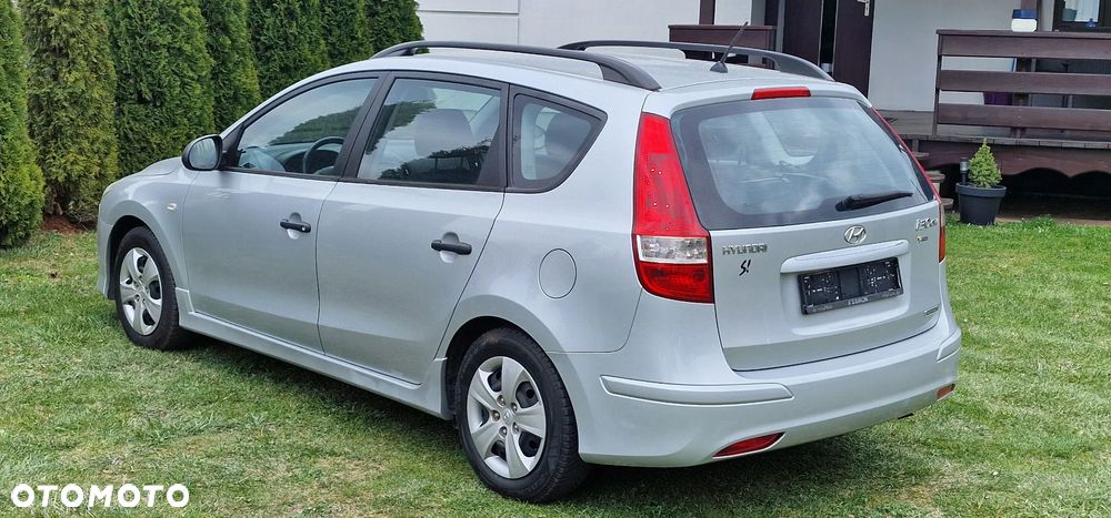 Hyundai i30 1.6 CRDi FIFA WM Edition - 11