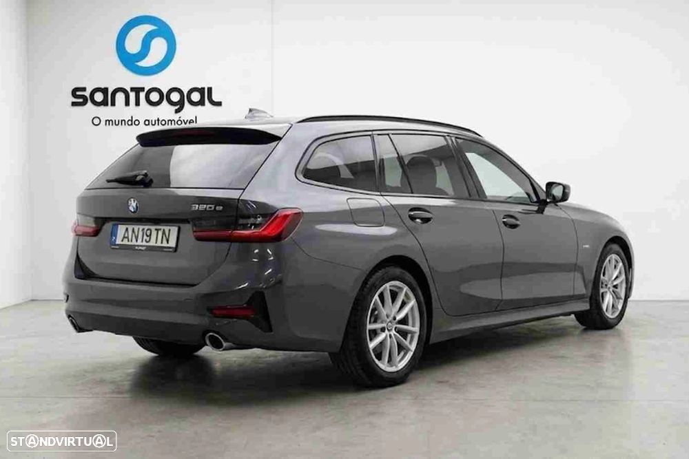 BMW 320 - 4