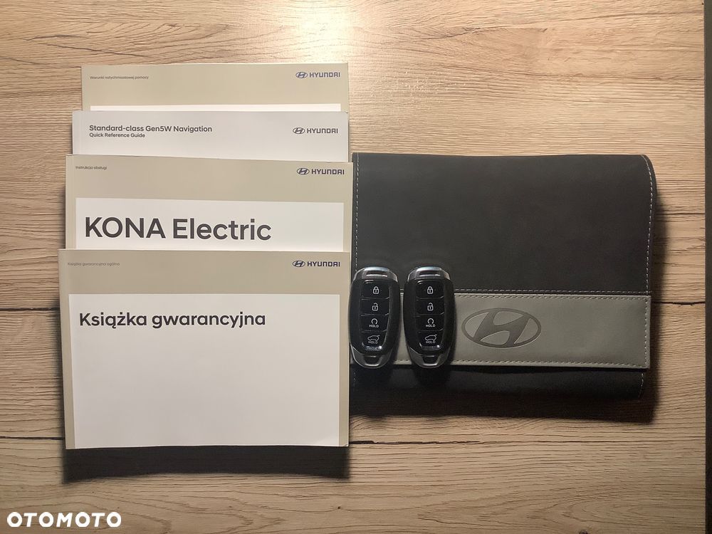 Hyundai Kona 64kWh Executive - 38