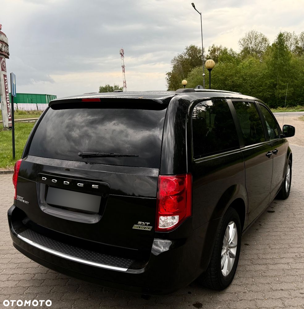 Dodge Grand Caravan - 5