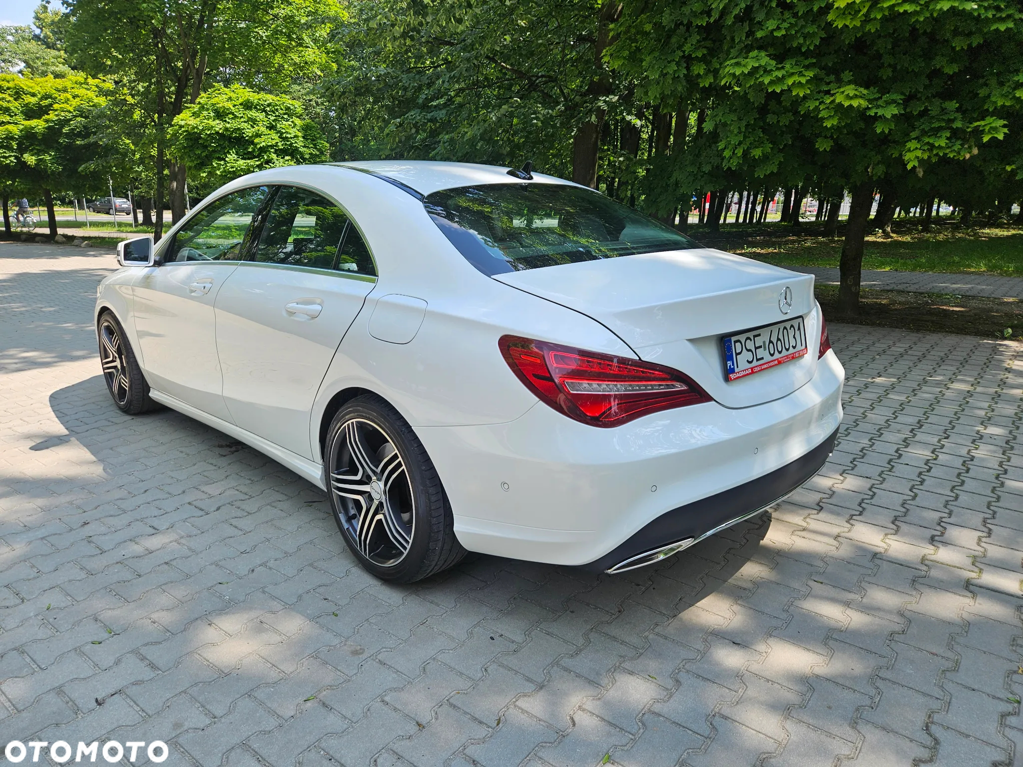 Mercedes-Benz CLA 180 7G-DCT Urban - 15