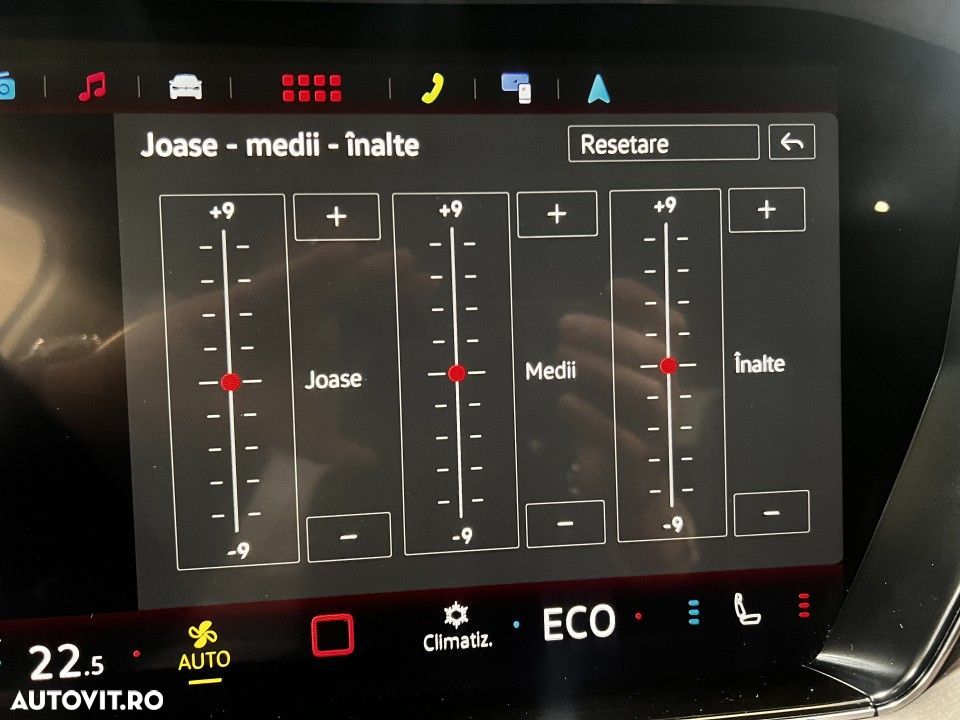 Volkswagen Touareg - 31