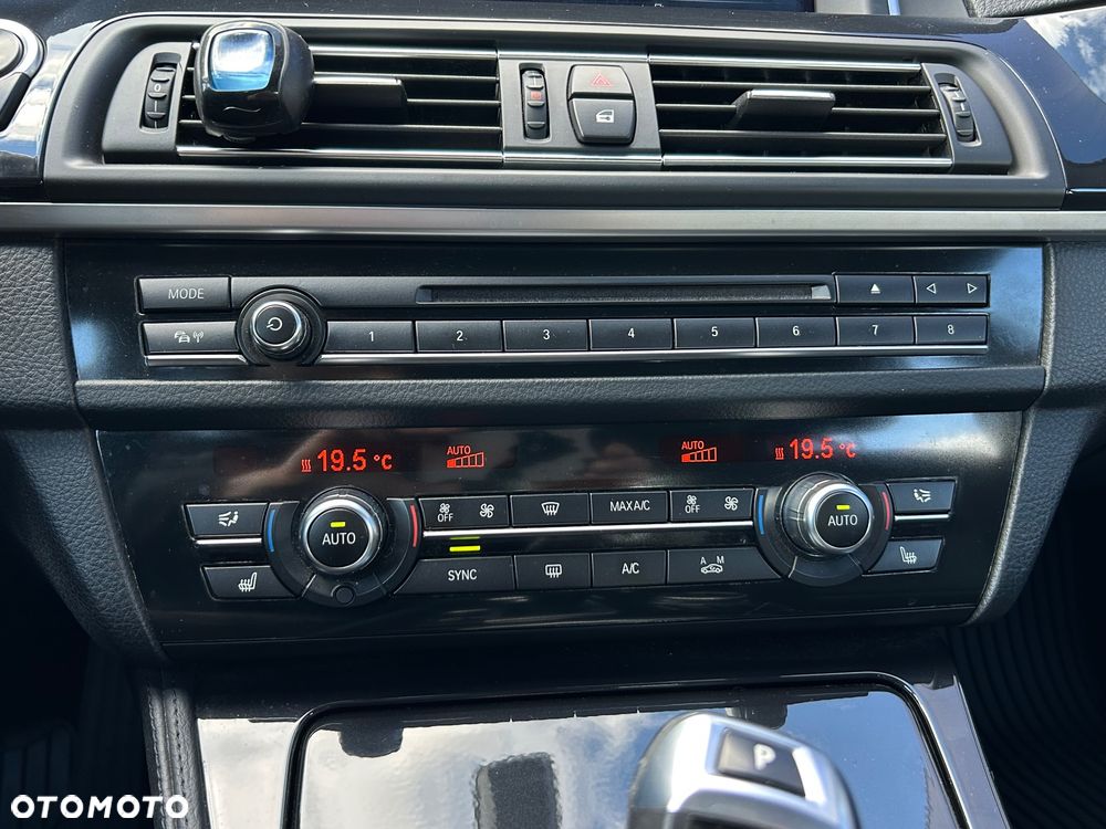 BMW Seria 5 520d - 29