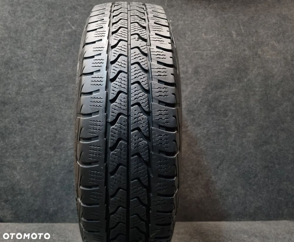 Goodyear Ultra Grip Cargo 205/75/16C 113/111R 1szt. - 1