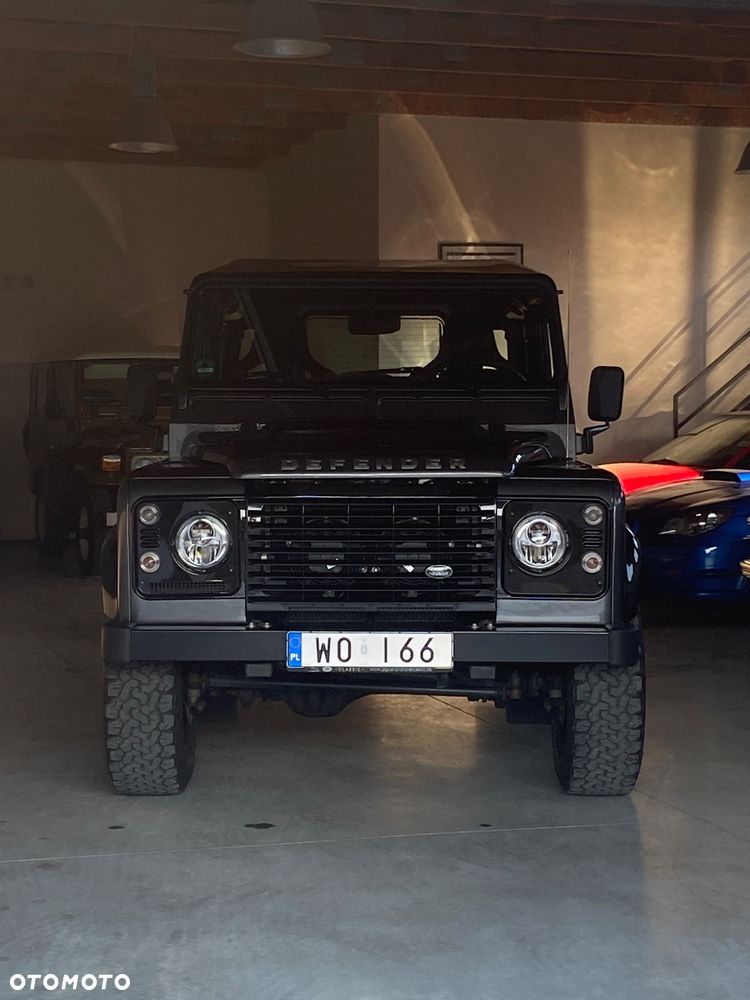 Land Rover Defender - 21
