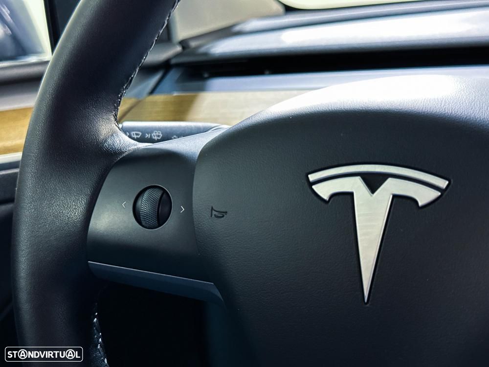 Tesla Model Y - 42