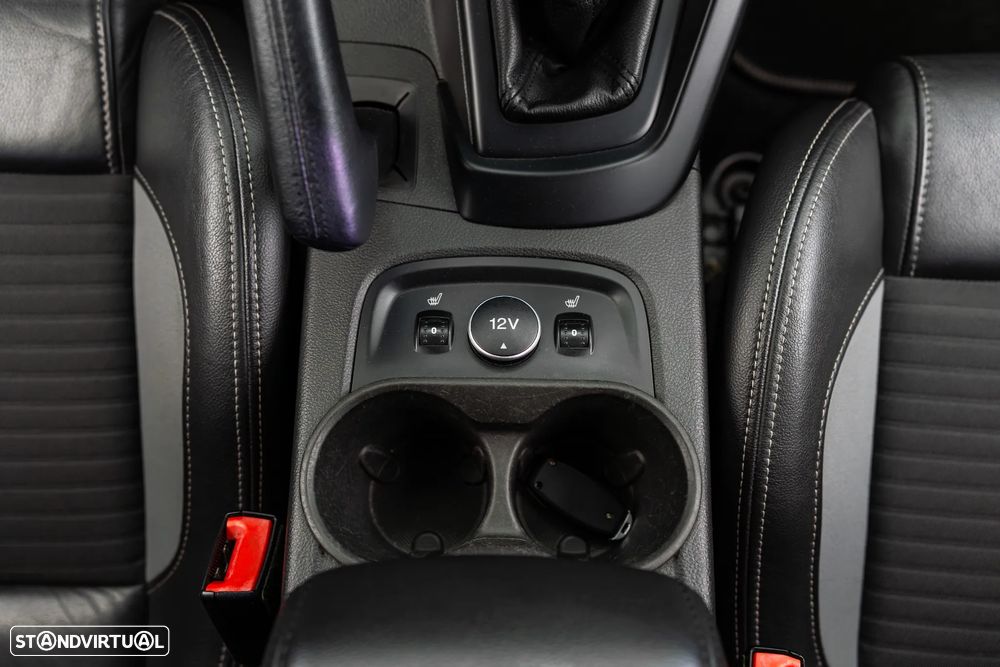 Ford Focus 2.0 EcoBoost ST c/ Pack Pele Desportiva - 14