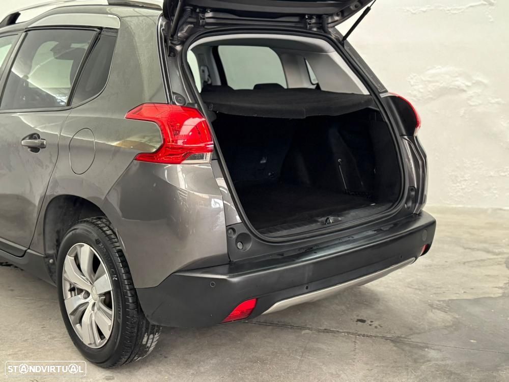 Peugeot 2008 1.2 PureTech Style - 11