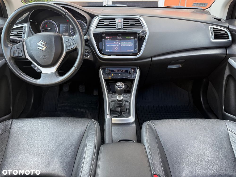 Suzuki SX4 S-Cross 1.4 T Premium - 13