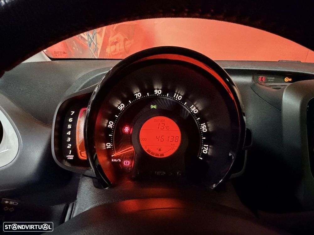 Toyota Aygo 1.0 X-Play+X-Touch - 24