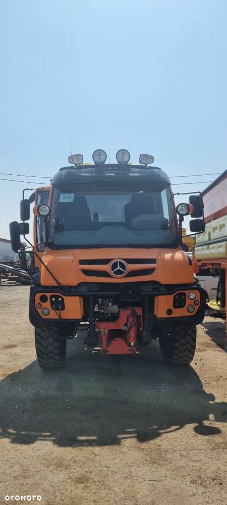 Mercedes-Benz Unimog U527 - 7