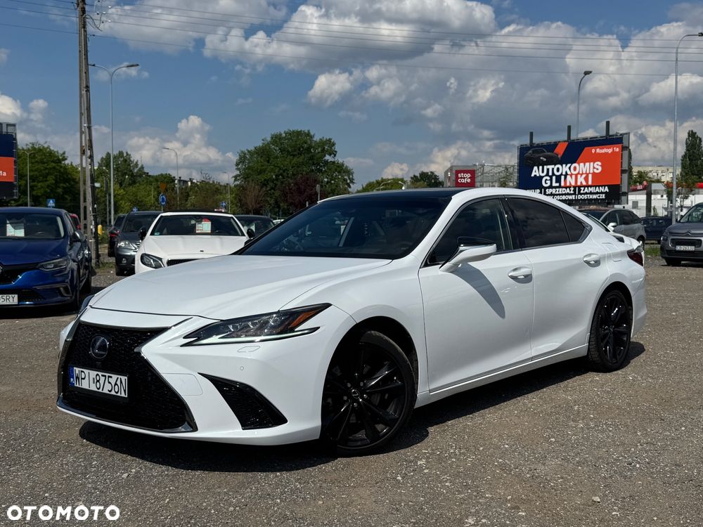 Lexus ES 300h F Sport - 9