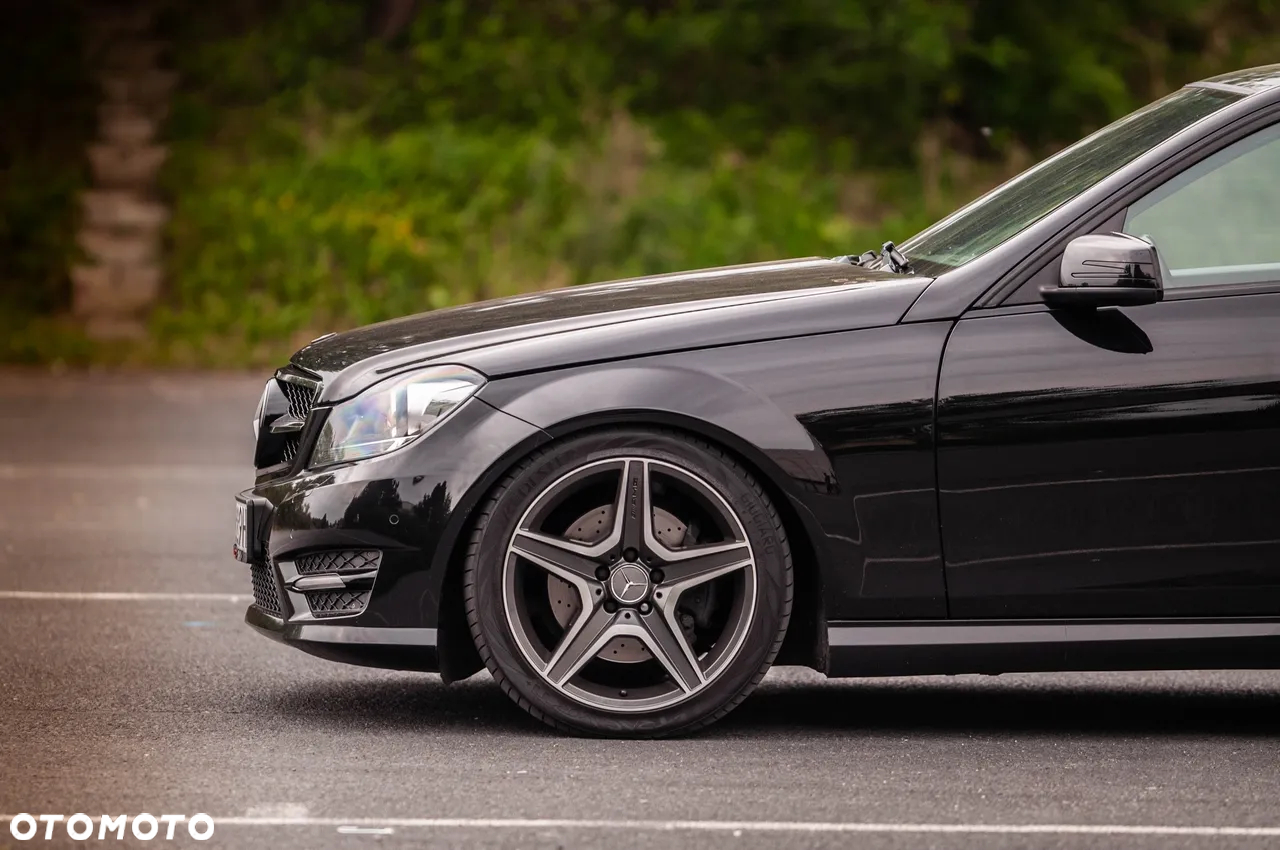 Mercedes-Benz Klasa C 350 CDI DPF (BlueEFFICIENCY) 7G-TRONIC Avantgarde - 17