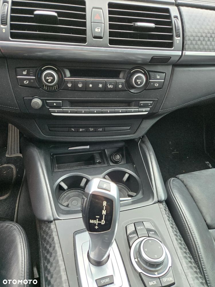 BMW X6 50i xDrive - 11