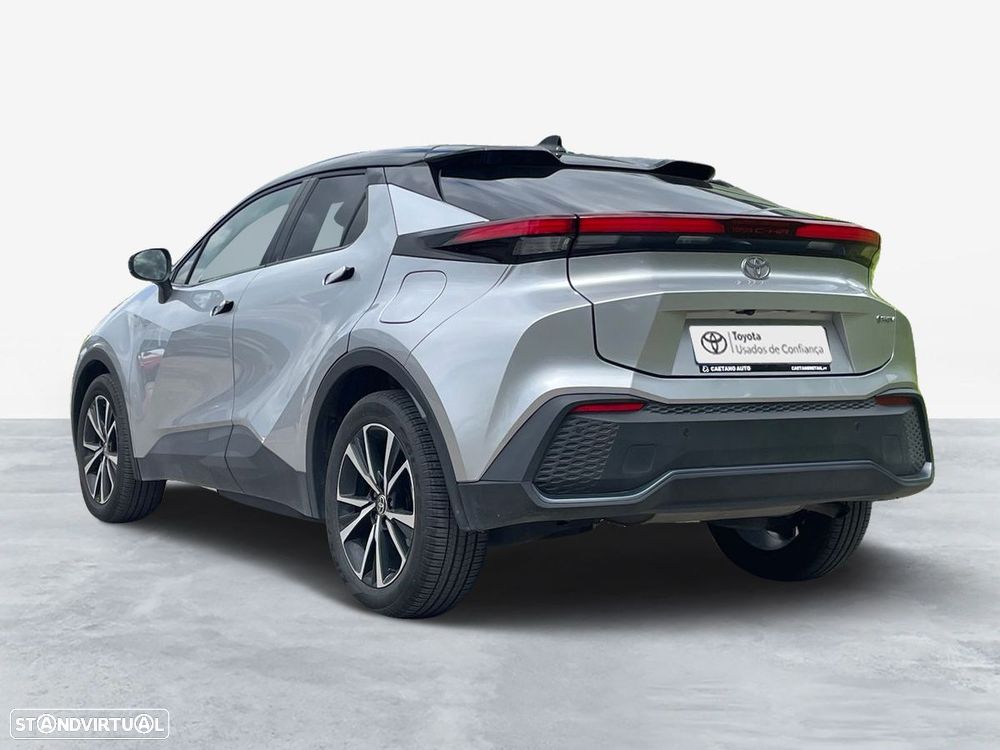Toyota C-HR — photo 2