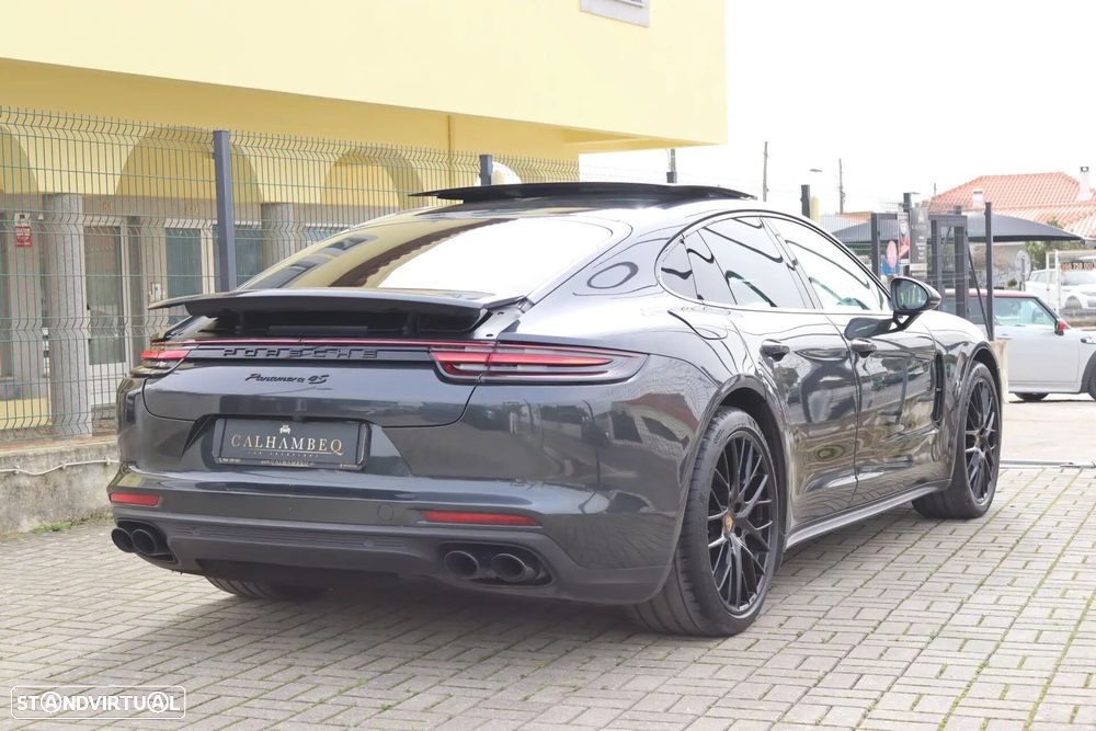 Porsche Panamera - 3