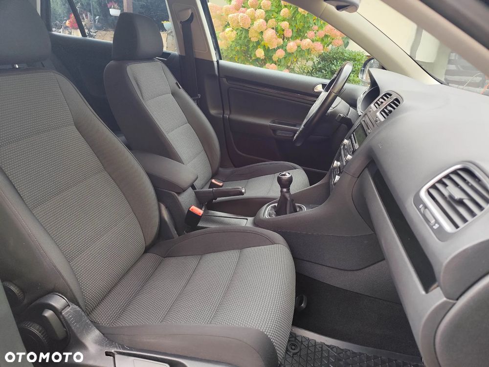Volkswagen Golf 2010 photo 5