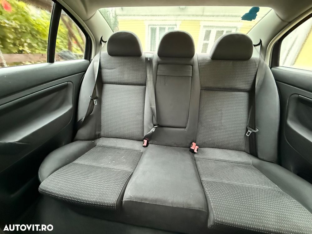 Skoda Superb 1,9TDI Classic - 10