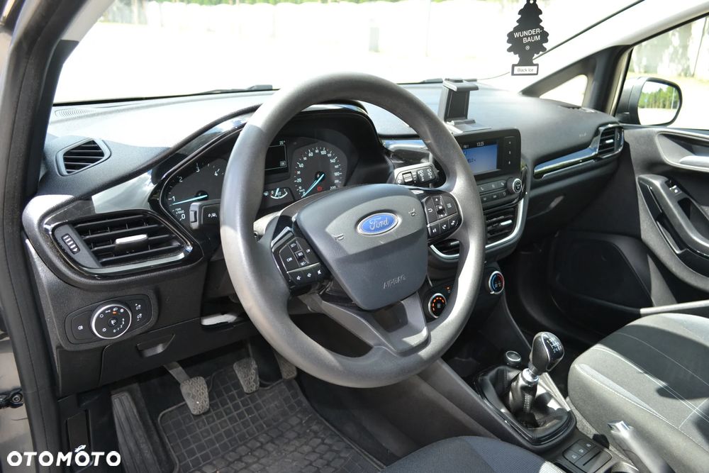 Ford Fiesta 1.5 TDCi ACTIVE - 11