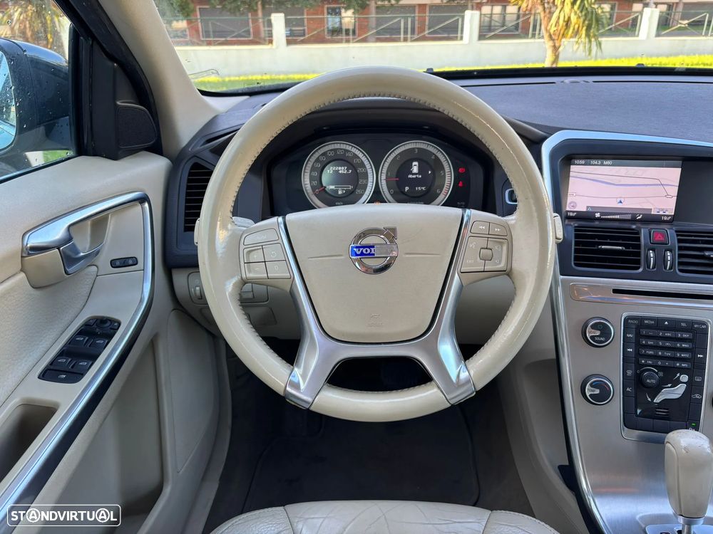 Volvo XC 60 2.0 D3 R-Design Geartronic - 23