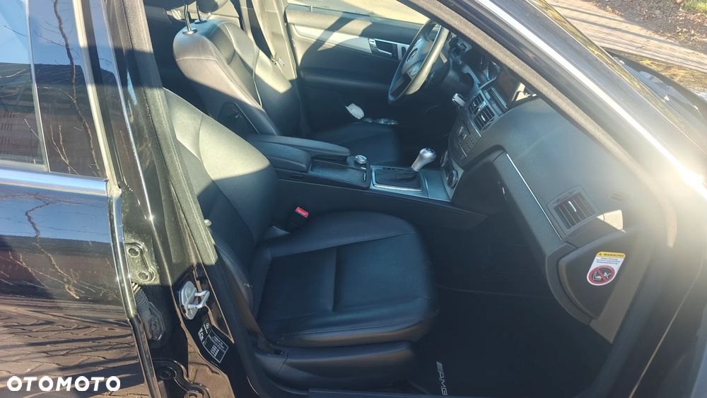 Mercedes-Benz Klasa C 320 CDI 7G-TRONIC Avantgarde - 21