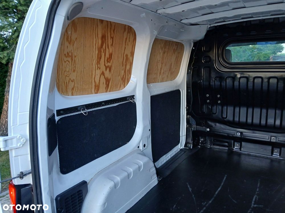 Nissan NV200 - 10