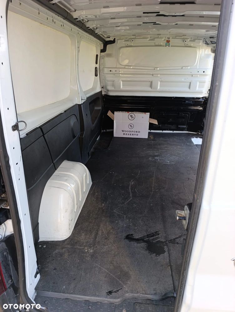 Opel Vivaro - 11