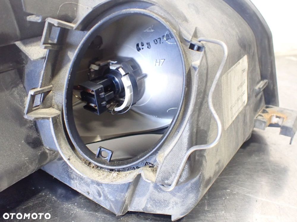 LAMPA LEWA PRZEDNIA XENON AUDI A3 8P 2.0TDI - 10