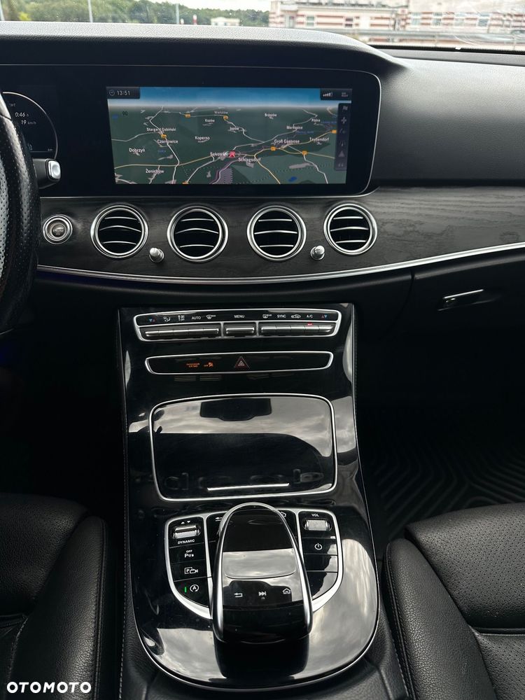 Mercedes-Benz Klasa E 220 d 9G-TRONIC Avantgarde - 22