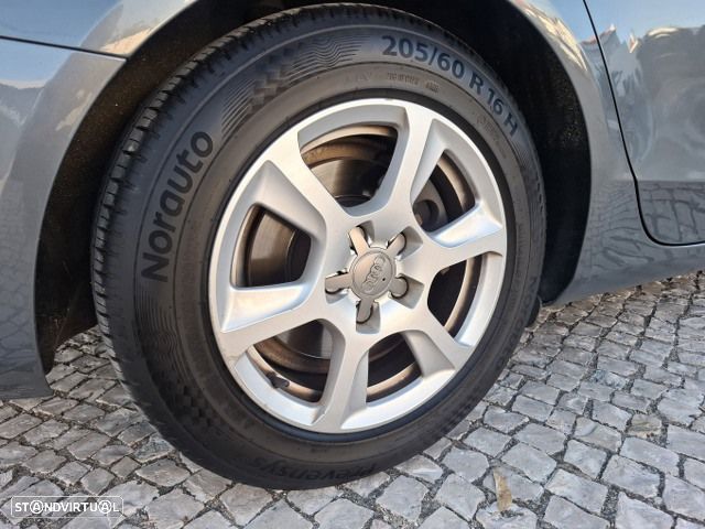Audi A4 Avant 2.0 TDI Advance - 51