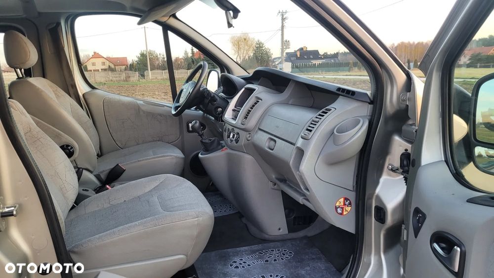 Renault Trafic FAP Grand Passenger Black Edition - 5