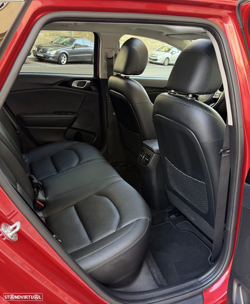 Kia Ceed SW 1.6 CRDi DCT Platinum Edition - 26