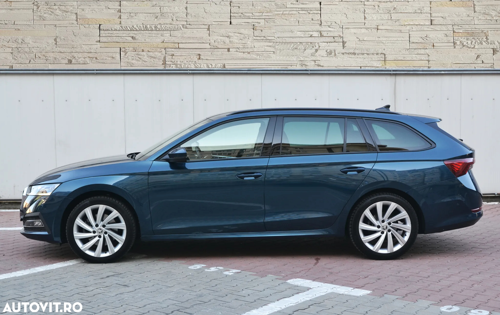 Skoda Octavia Combi 2.0 TDI DSG 4X4 Style - 29