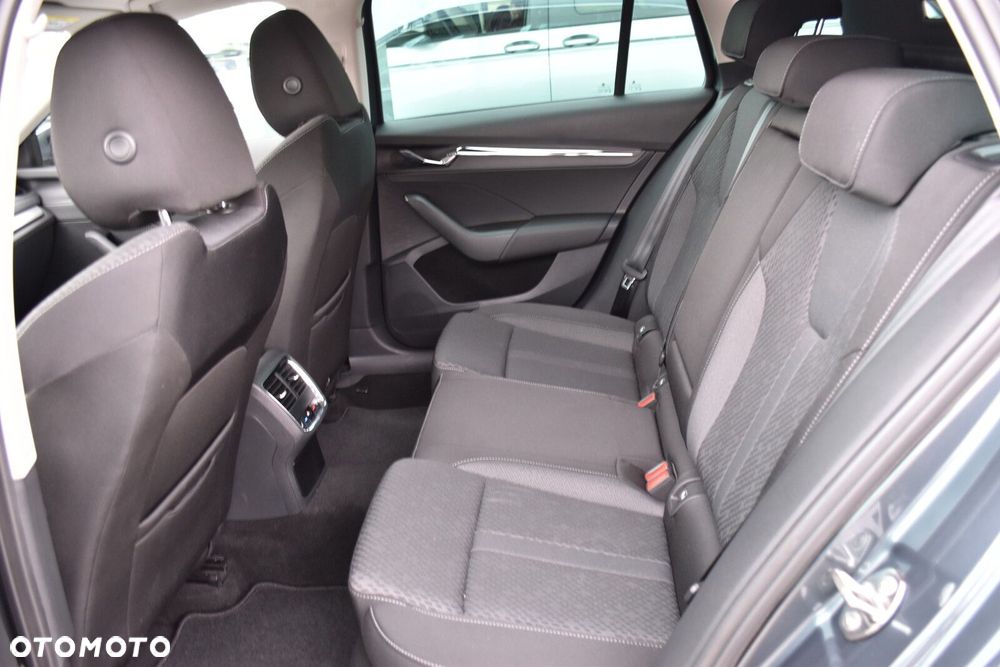 Skoda Octavia 2.0 TDI SCR Style DSG - 32