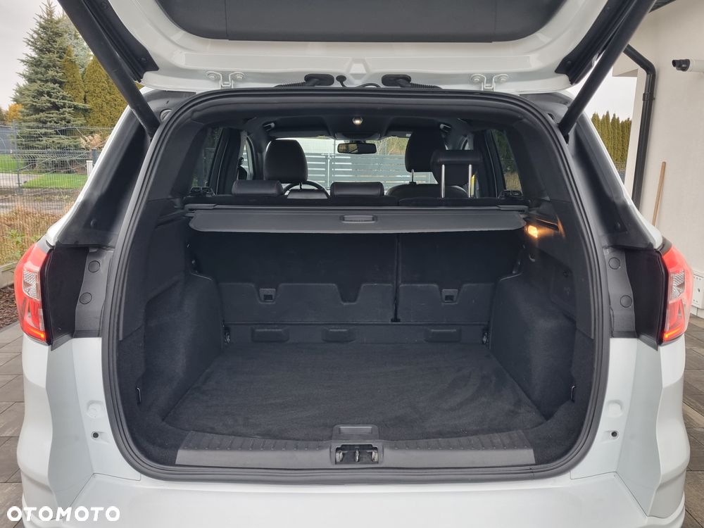 Ford Kuga 2.0 TDCi 4x2 ST-Line - 28