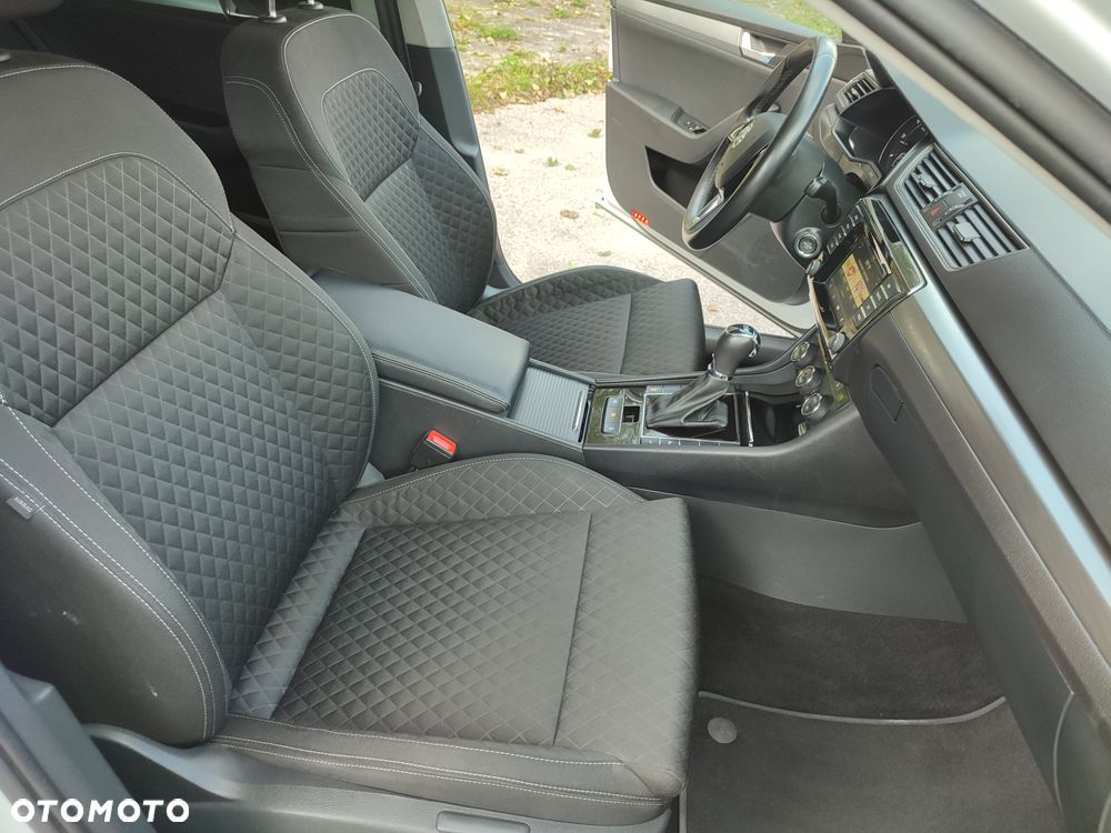 Skoda Superb 2.0 TDI L&K DSG - 23