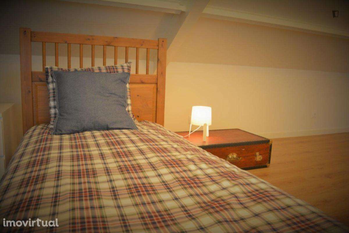 Quarto - localizado em Carnide Lisbon - Grande imagem: 3/17