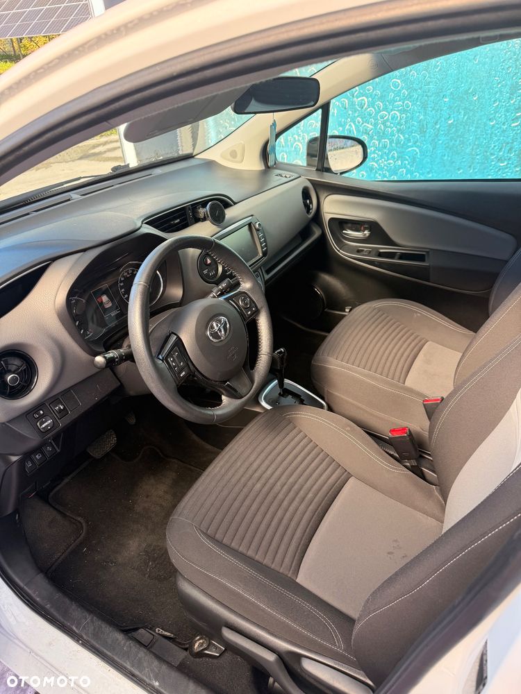 Toyota Yaris - 11