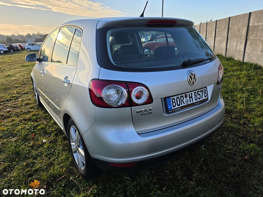 Volkswagen Golf Plus - 11