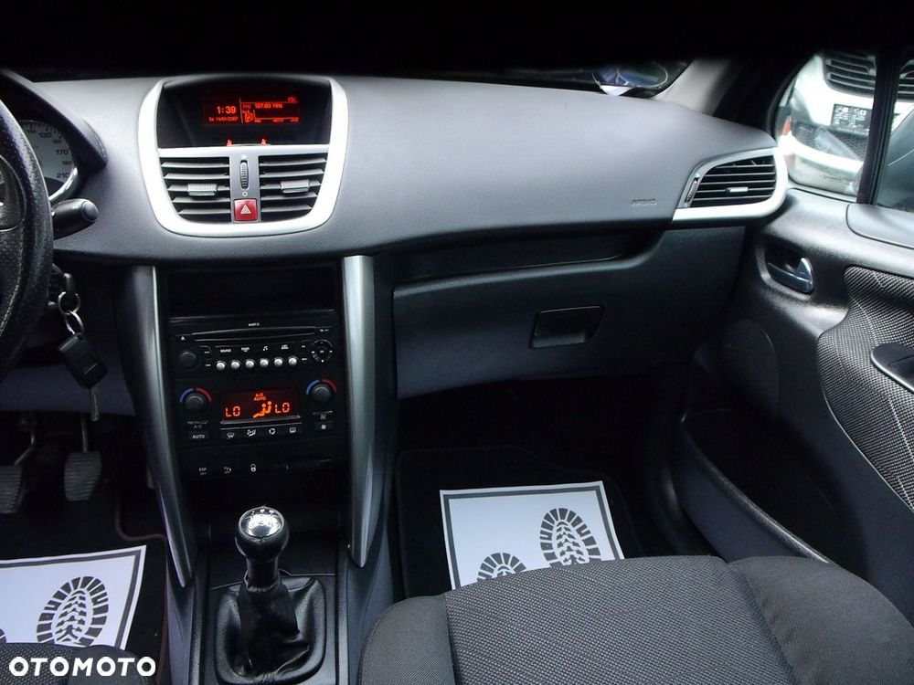 Peugeot 207 1.4 16V Trendy - 22
