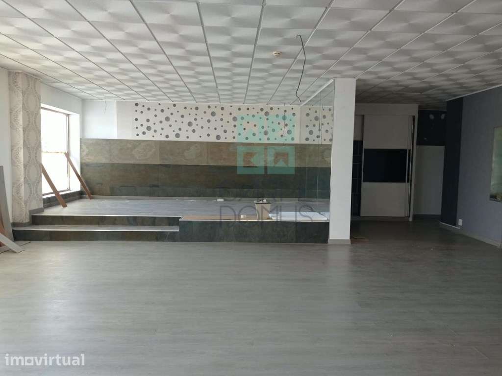 Espaço Comercial com saída de fumos, nas Colinas do Cruzeiro, Odivelas - Grande imagem: 5/26