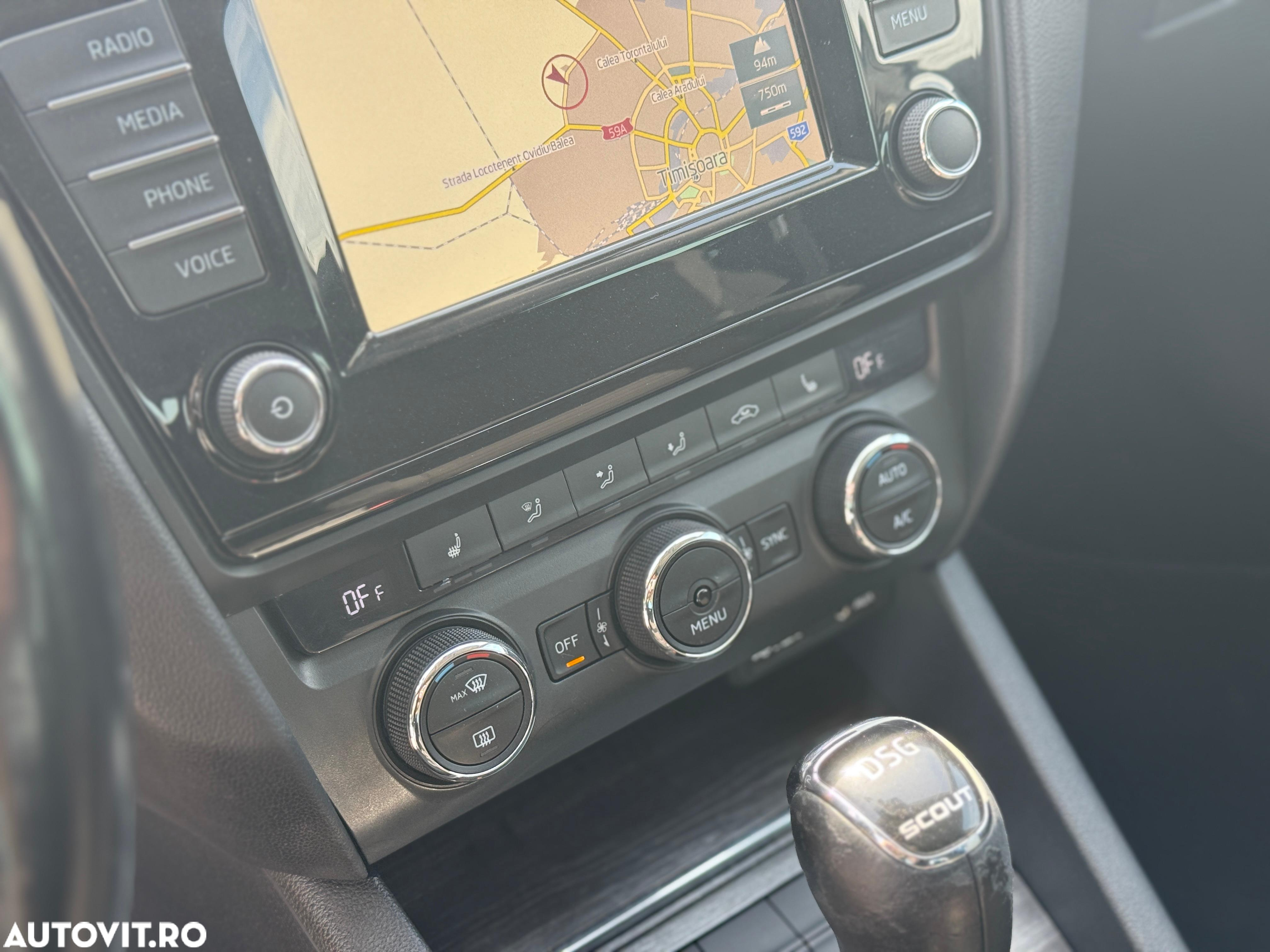 Skoda Octavia Combi 2.0 TDI (Green tec) 4x4 DSG Scout - 8