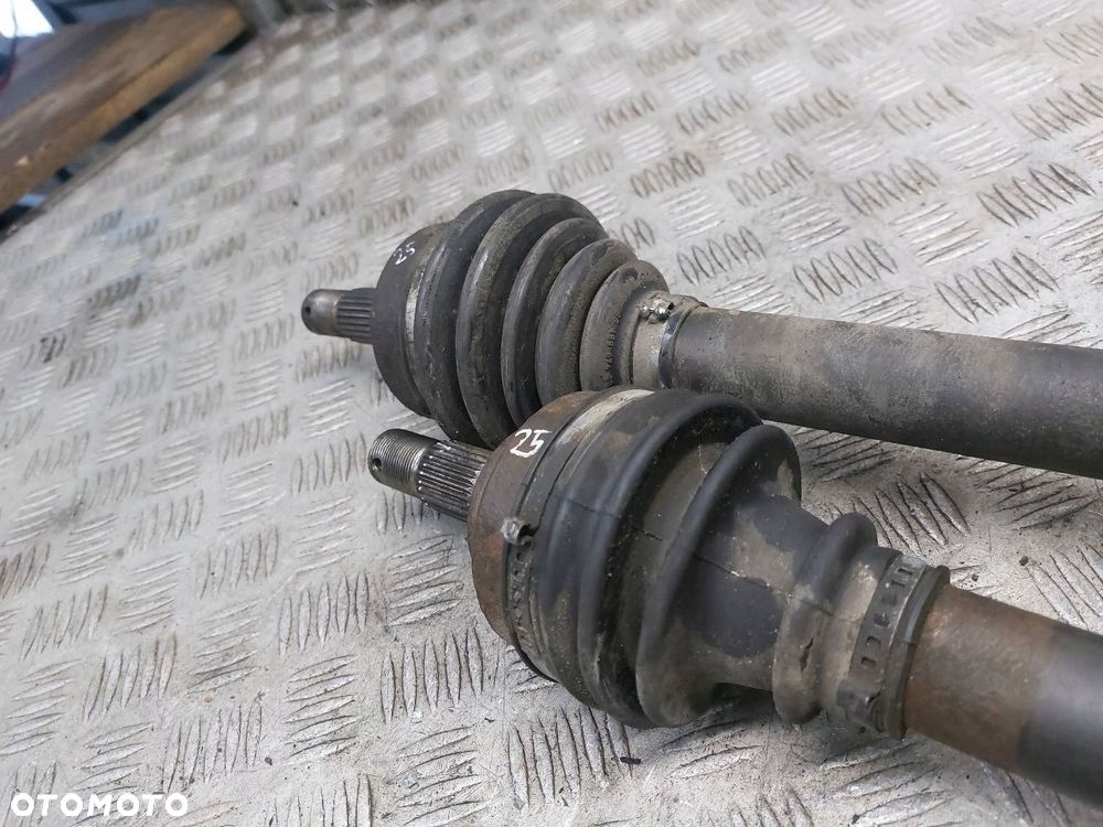 PÓŁOŚ LEWY PRZÓD + PRAWY PRZÓD 5B PEUGEOT 307 I 1.6 HDI - 4