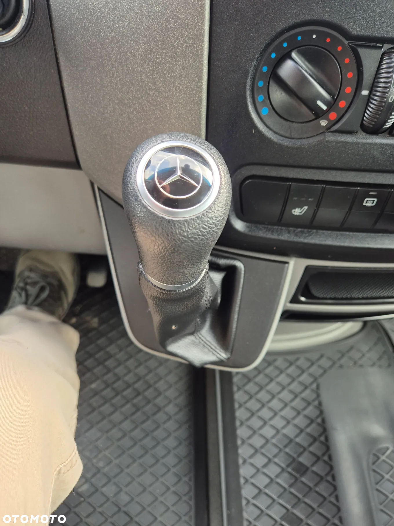 Mercedes-Benz Sprinter - 30