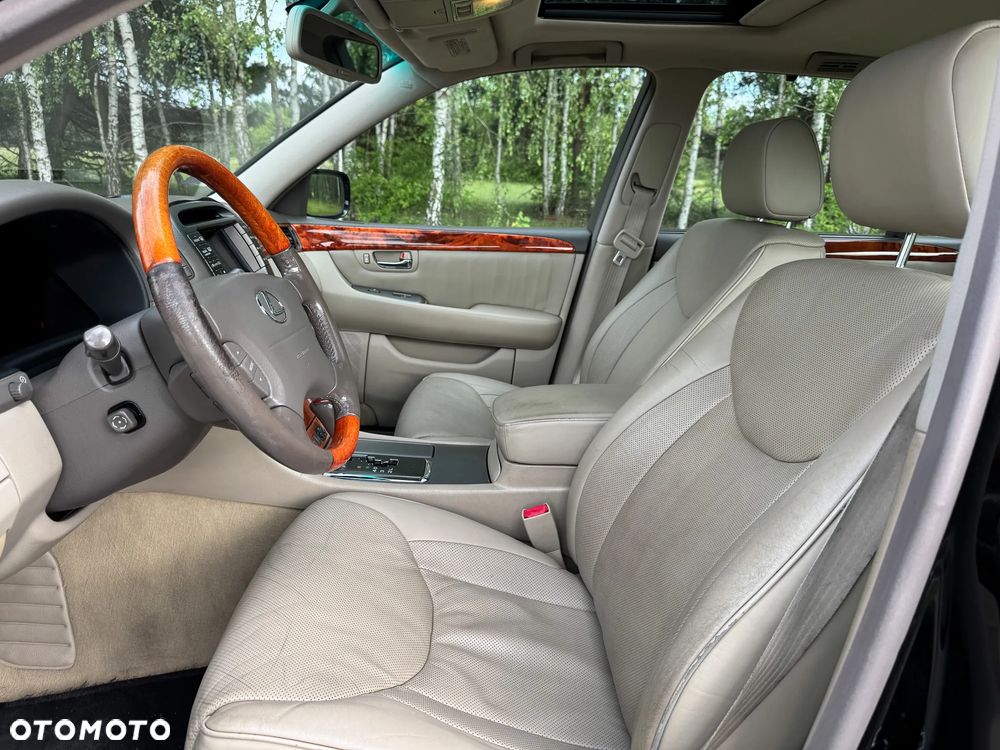 Lexus LS High Class - 24
